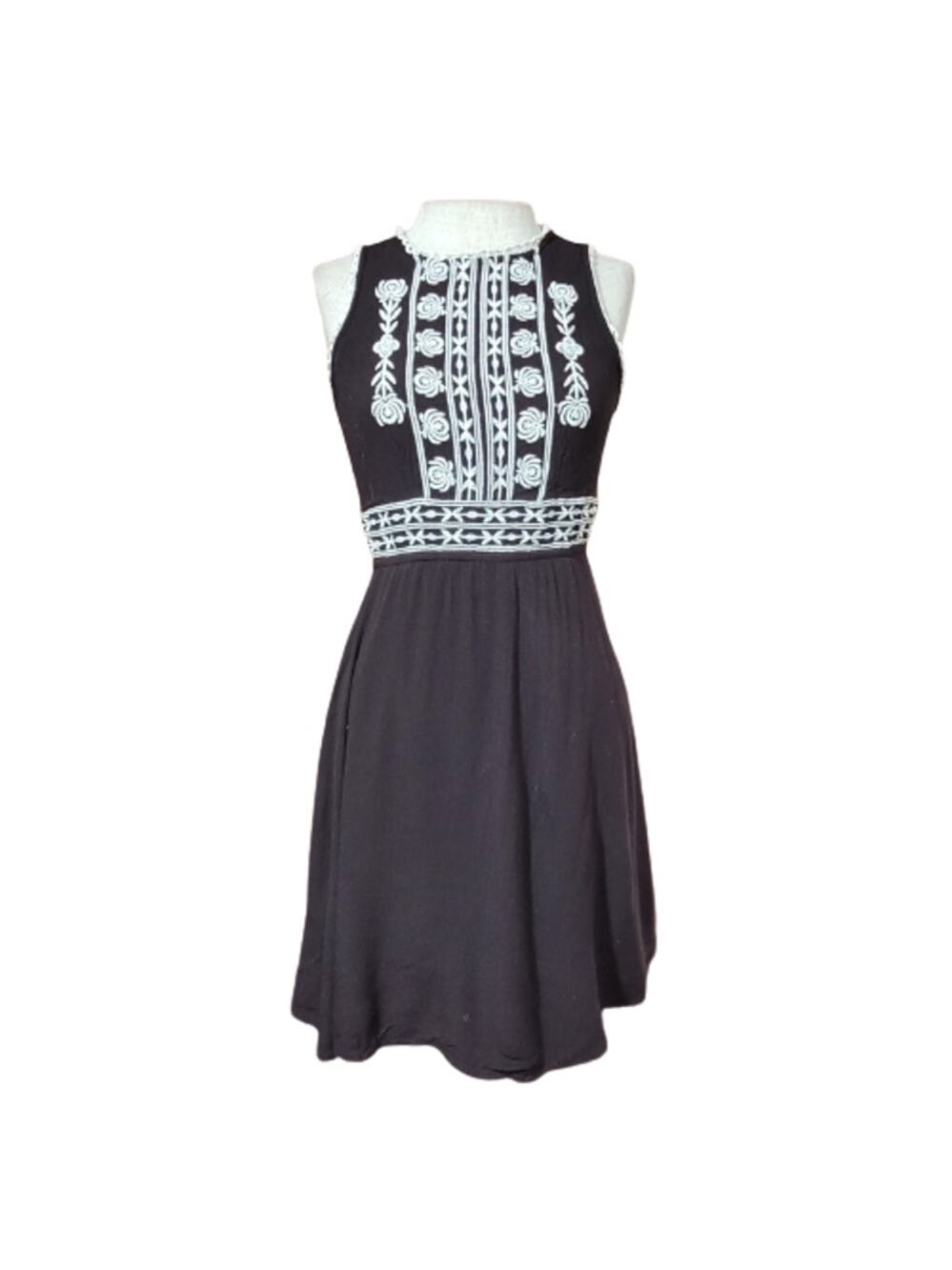 Black and White Sleeveless Cinch Waist Dress Size XS